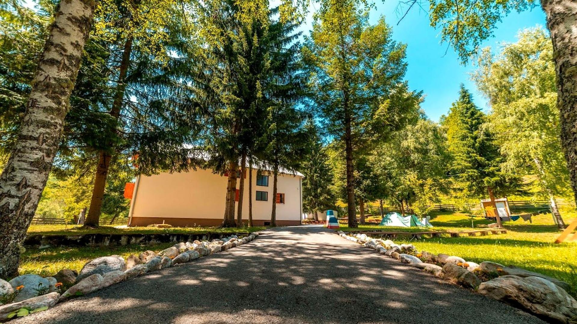 Hostel Mojan Andrijevica Exterior foto